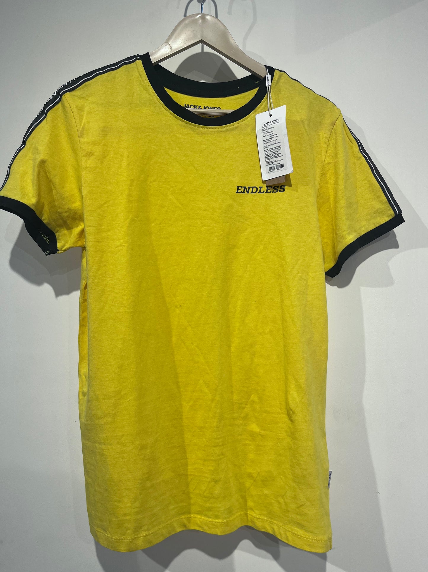 [JACK & JONES] R/N T-SHIRT SMALL