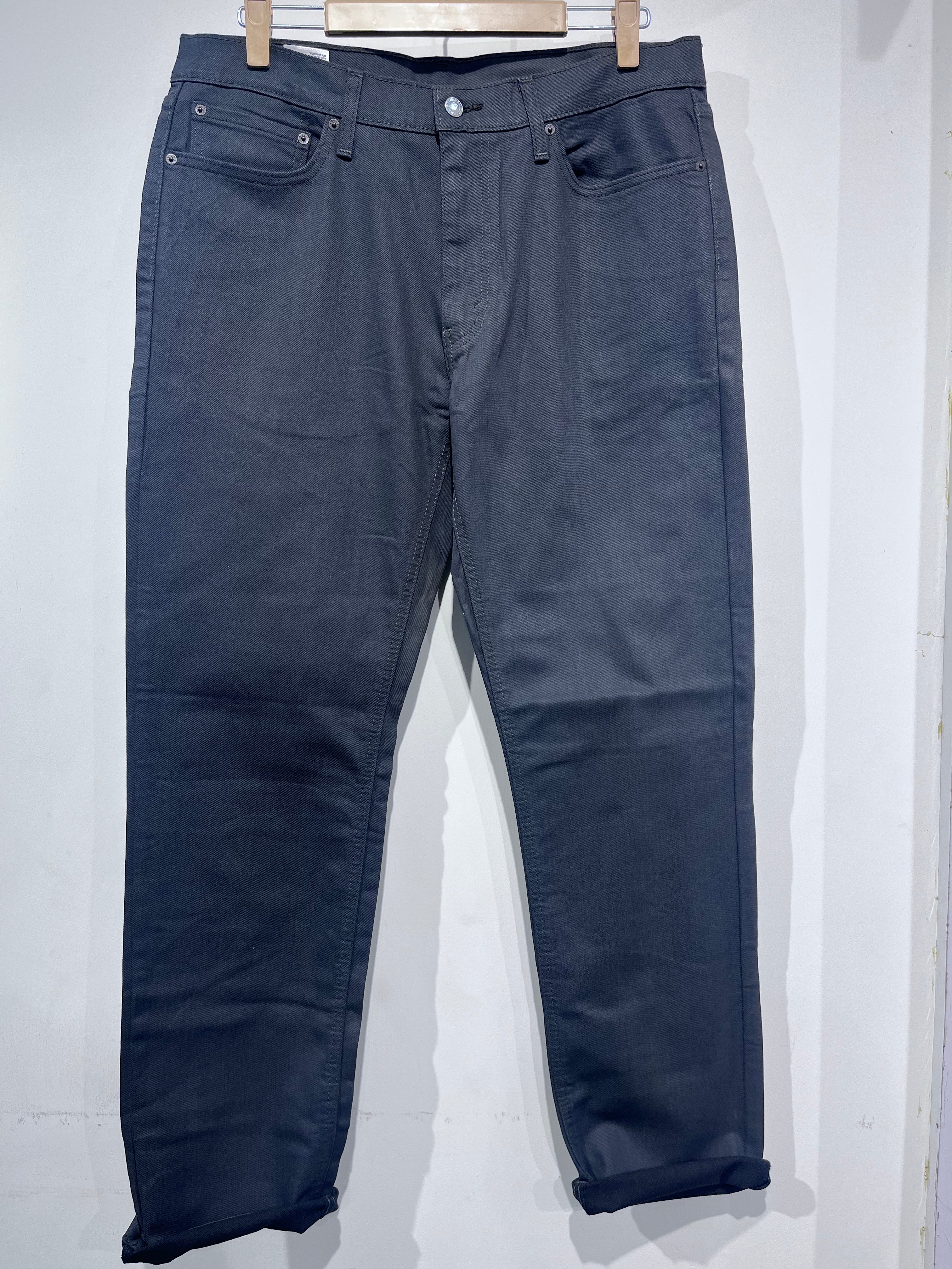 LEVIS JEANS 36