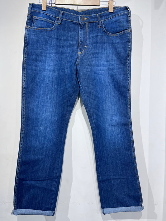 [WRANGLER] JEANS SIZE 38