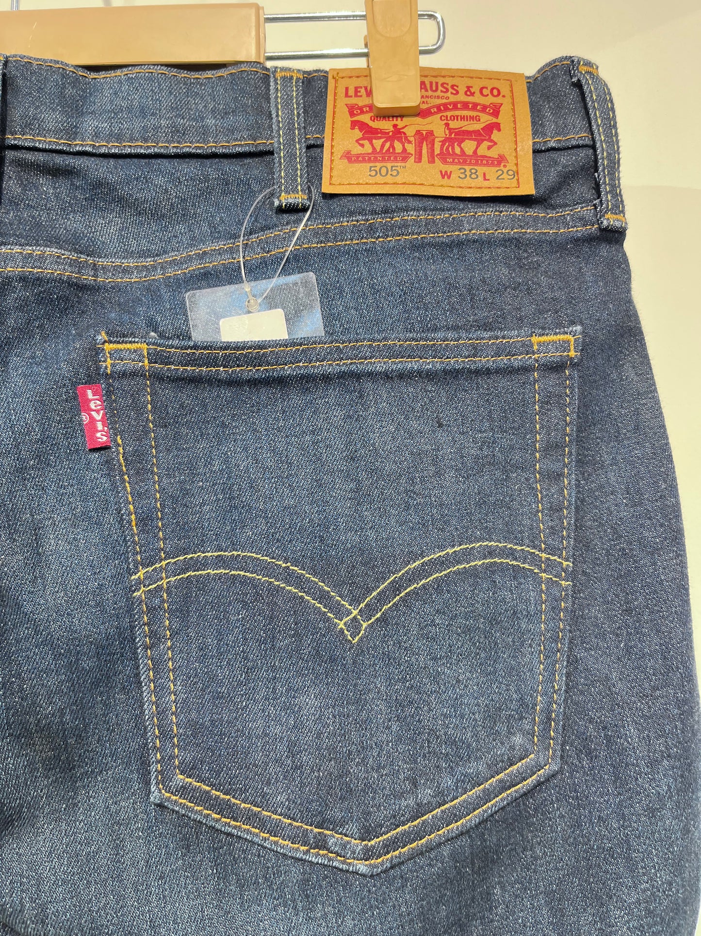 [LEVIS] JEANS SIZE 38