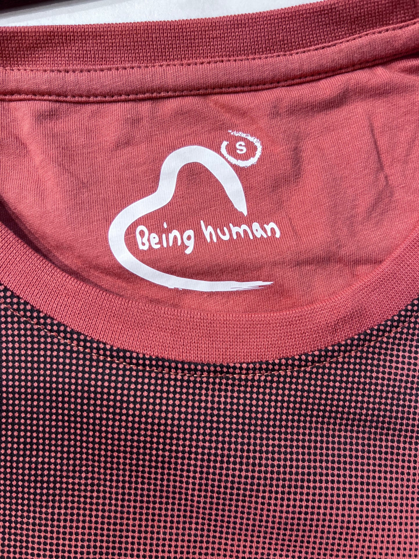 [BEING HUMAN] R/N T-SHIRT SMALL