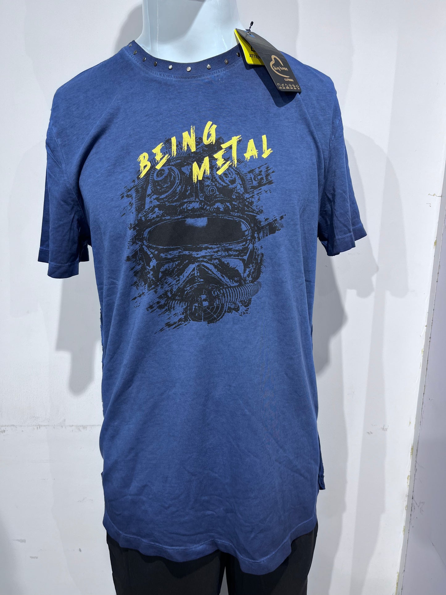 [BEING HUMAN] R/N T-SHIRT SIZE XL