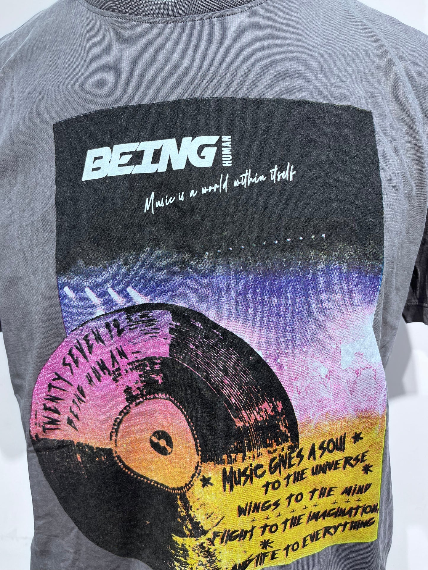 [BEING HUMAN] R/N T-SHIRT SIZE XL