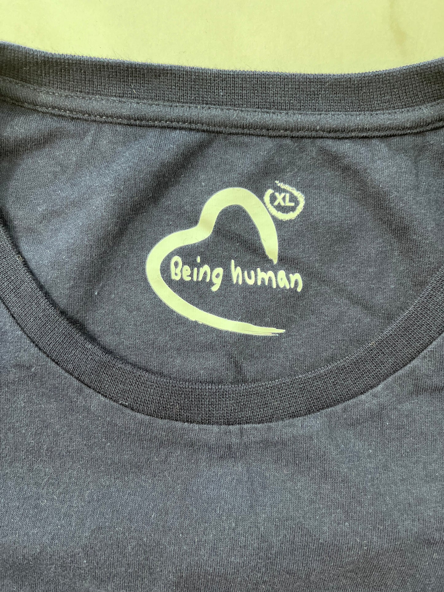 [BEING HUMAN] ROUND-NECK T-SHIRT XL