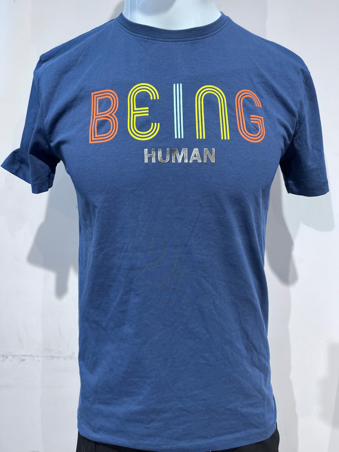 [BEING HUMAN] ROUND-NECK T-SHIRT LARGE