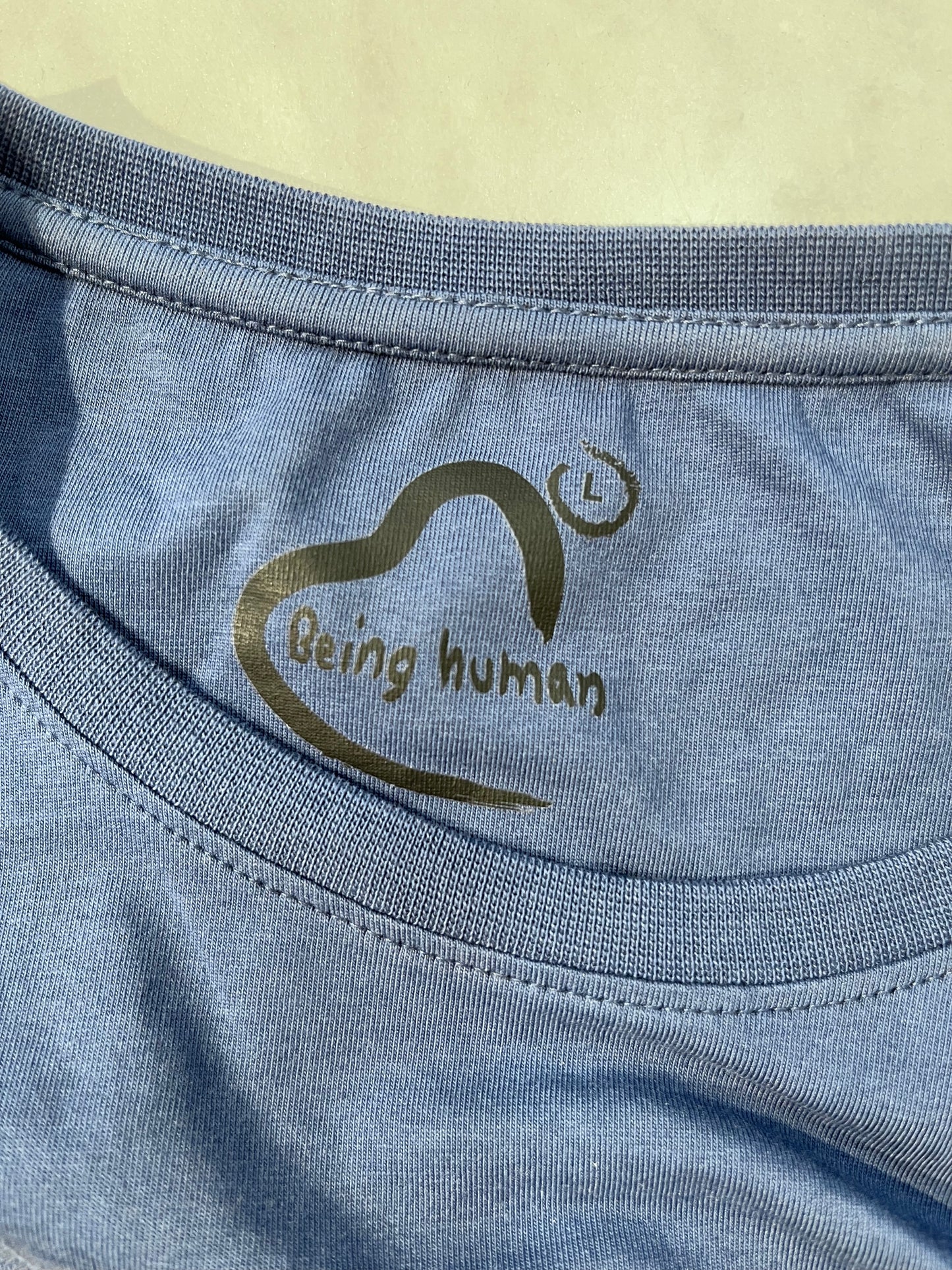 [BEING HUMAN] ROUND-NECK T-SHIRT LARGE