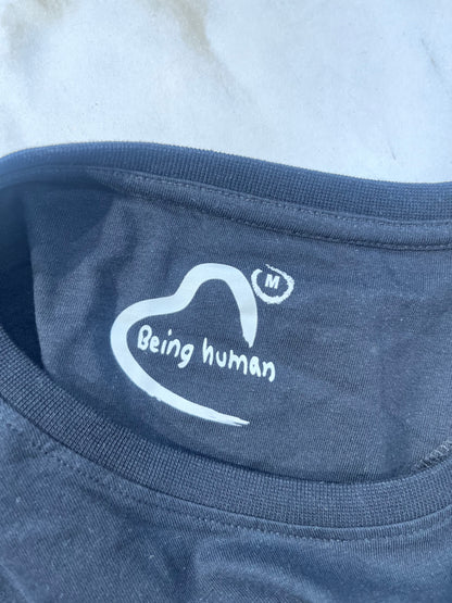 [BEING HUMAN] ROUND-NECK T-SHIRT MEDIUM