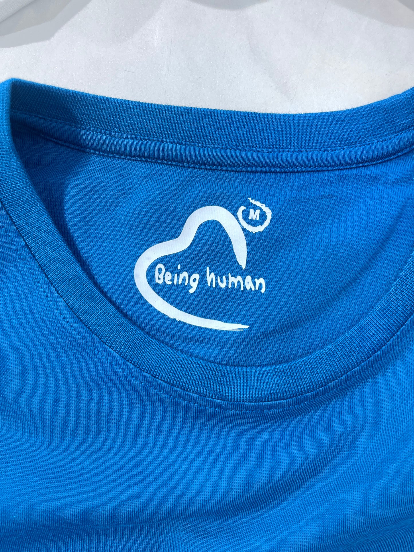 [BEING HUMAN] ROUND-NECK T-SHIRT MEDIUM